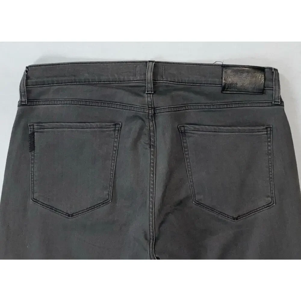 Paige Federal Slim Straight Lightweight Stretch Jeans in Mark. Men's 35X34, Read